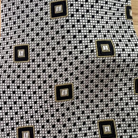 GIANNI VERSACE Necktie Mens 100% Silk Geometric 3.5” Hand Made in Spain Vintage - Picture 10 of 10